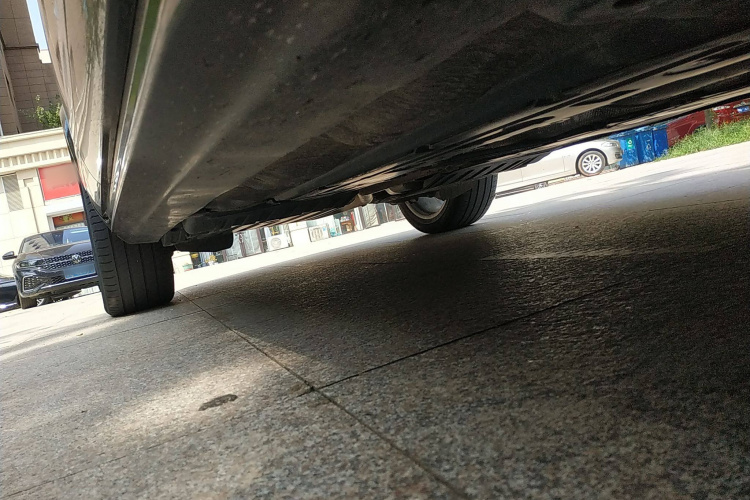 沃尔沃XC90 2019款 T5 智逸版 7座 国VI机舱底盘29