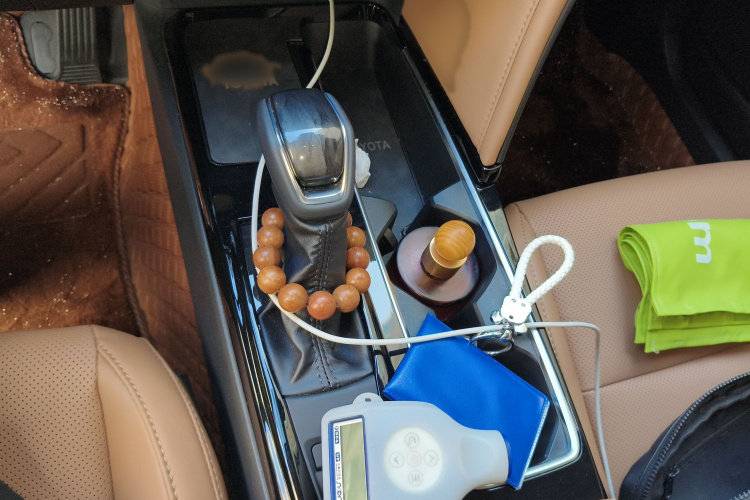 丰田 凯美瑞 2024款 双擎 2.0HGVP 豪华版局部细节18