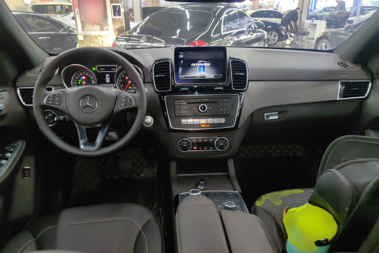 奔驰GLE 2019款 GLE 400 4MATIC 臻藏版中控内饰7002
