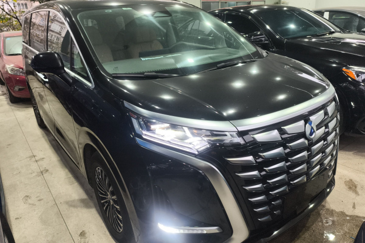 腾势D9 2022款 DM-i 970 四驱尊荣型车身外观3