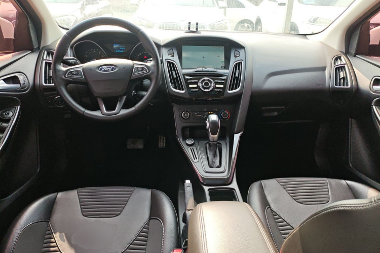 福特 福克斯 2018款 三厢经典 1.6L 自动风尚型智行版中控内饰12