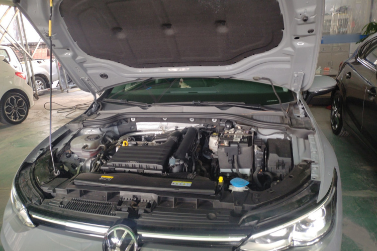 大众 高尔夫 2023款 改款 280TSI DSG Pro机舱底盘24