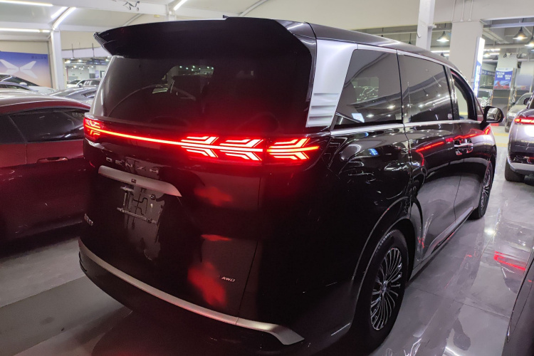 腾势D9 2024款 DM-i 980 四驱旗舰型车身外观7