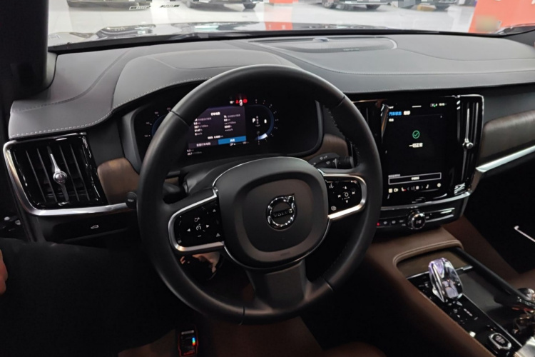 沃尔沃S90 2025款 B5 智远豪华版中控内饰13