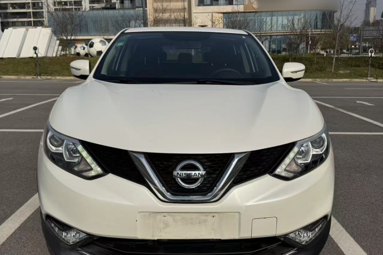 日产 逍客 2016款 2.0L CVT精英版车身外观6004