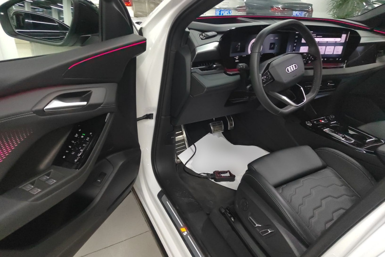 奥迪Q6L e-tron 2026款 首发领航版中控内饰20