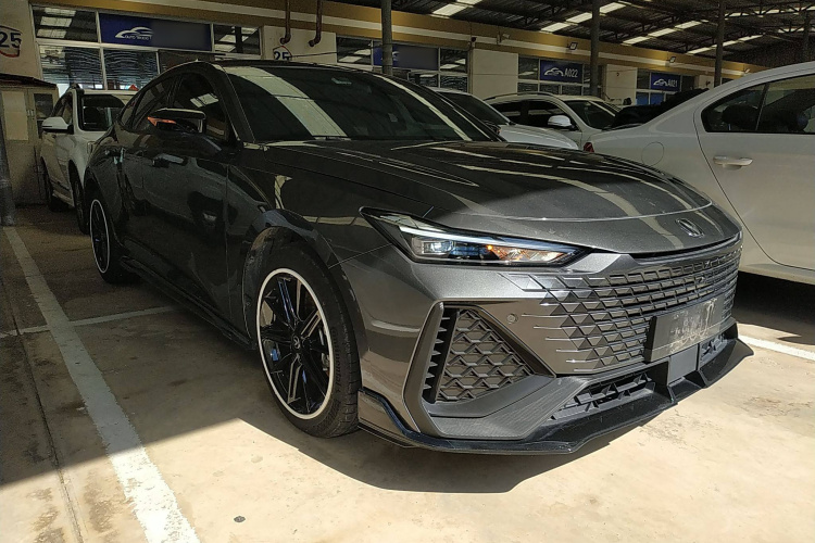 长安UNI-V 2022款 2.0T 锋速版车身外观6002