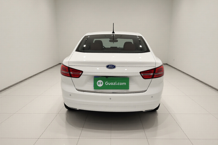 福特 福睿斯 2017款 改款 1.5L 自动舒适型车身外观6