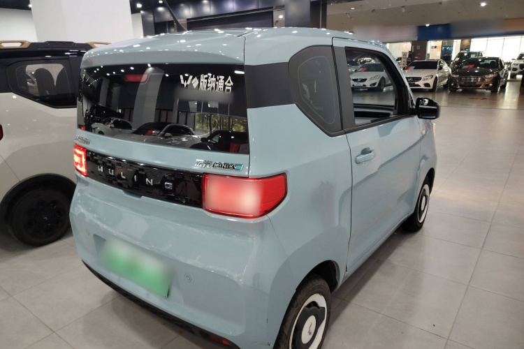 五菱汽车 宏光MINIEV 2021款 马卡龙夹心款 170km 磷酸铁锂车身外观7