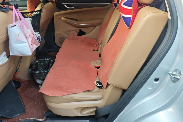 蓝电E5 2023款 1.5L DE-i 100KM臻享型 7座中控内饰21