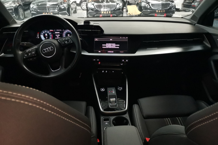 奥迪A3 2023款 改款 Sportback 35 TFSI 时尚运动型中控内饰12