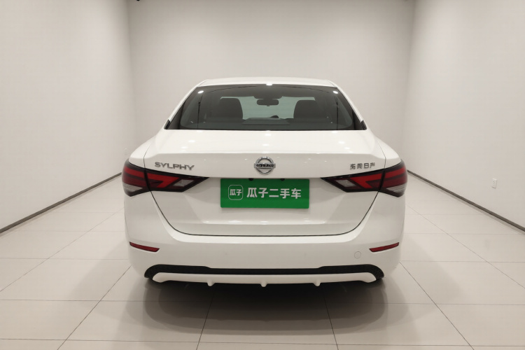 日产 轩逸 2021款 1.6L XL CVT悦享版车身外观6
