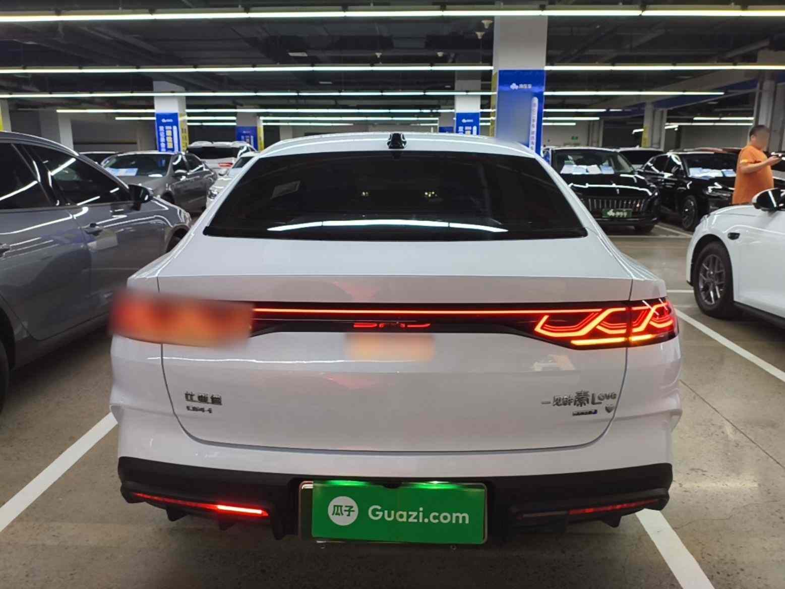 比亚迪 秦L 2025款 DM-i 智驾版 80KM领先型(4)