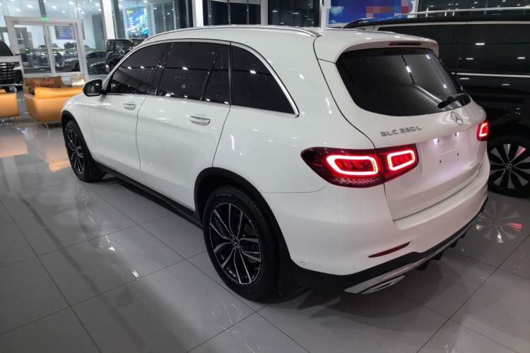 奔驰GLC 2021款 GLC 260 L 4MATIC 豪华型车身外观4