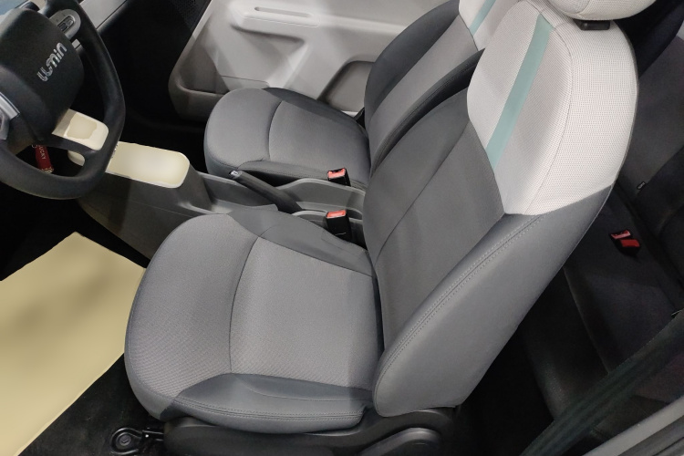 长安启源 长安Lumin 2022款 210km 香甜款中控内饰19