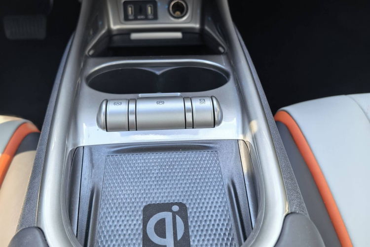 比亚迪 海豚 2021款 405km 时尚版中控内饰7008