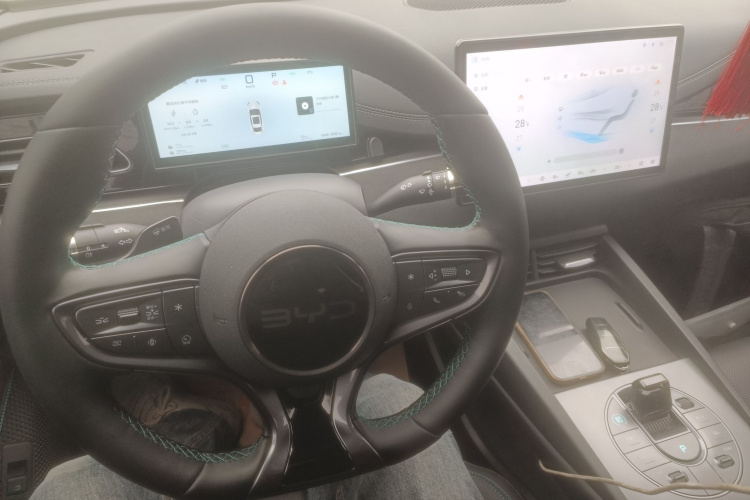 比亚迪 海豹06新能源 2025款 DM-i 智驾版 80KM豪华型中控内饰12