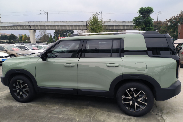 北京BJ30 2024款 1.5T 轻野Pro版车身外观4