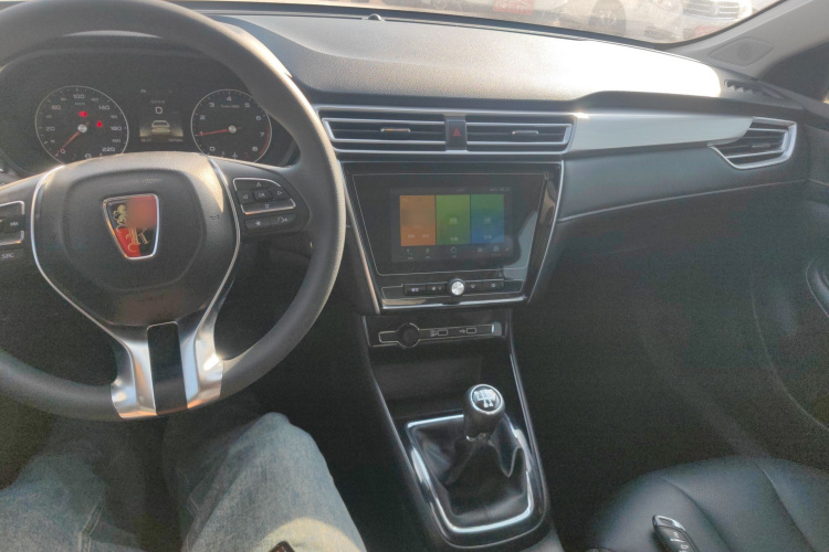 荣威i5 2020款 1.5L 手动4G互联领豪旗舰版中控内饰12