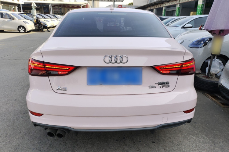 奥迪A3 2018款 30周年年型 Limousine 35 TFSI 时尚型车身外观6