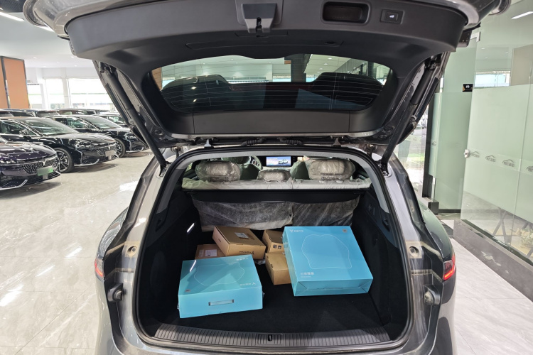 岚图汽车 岚图FREE 2025款 318 259km 四驱探索版中控内饰7008