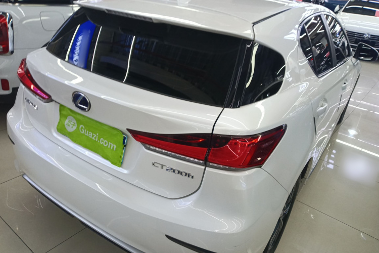 雷克萨斯CT 2020款 CT200h 舒适版 单色车身外观7