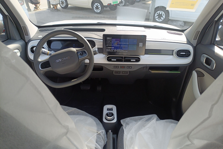 吉利银河 熊猫 2025款 210km 元气熊中控内饰7002