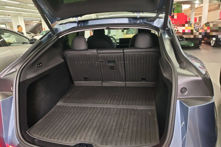 特斯拉 Model Y 2025款 长续航全轮驱动版局部细节23