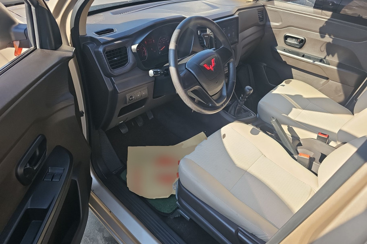 五菱汽车 五菱宏光V 2022款 1.5L劲取版电动助力LAR中控内饰20