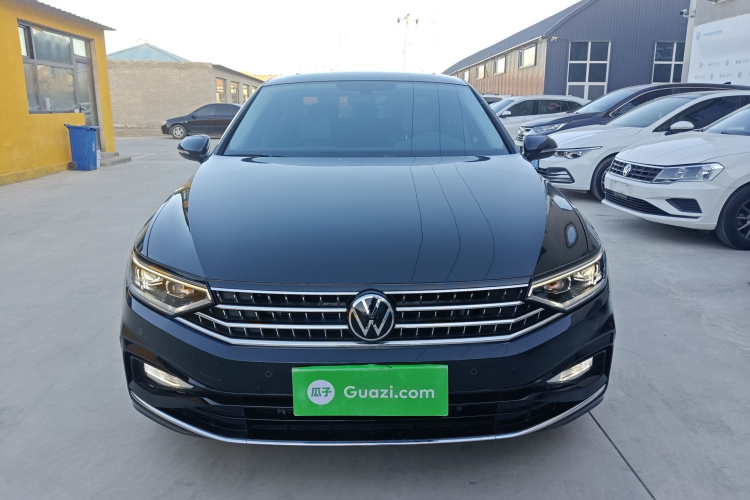 大众 迈腾 2023款 200万辆纪念版 330TSI DSG领先型车身外观2