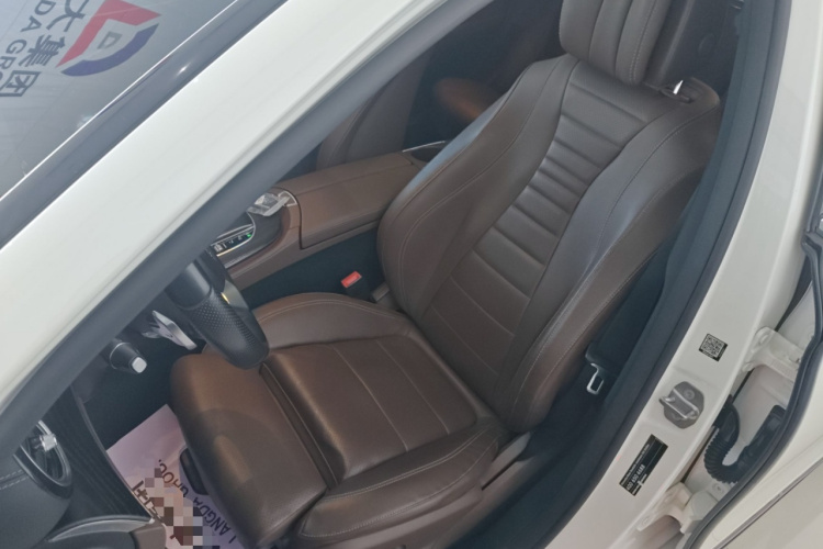 奔驰E级 2019款 E 260 L 运动型中控内饰19