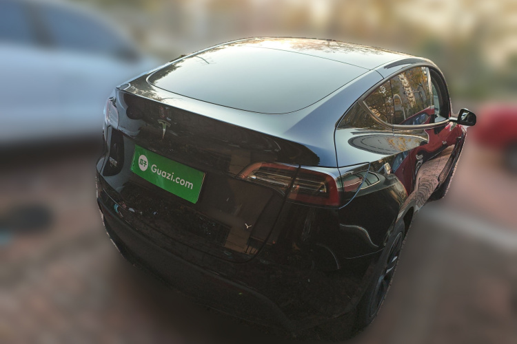 特斯拉 Model Y 2023款 后轮驱动版车身外观7