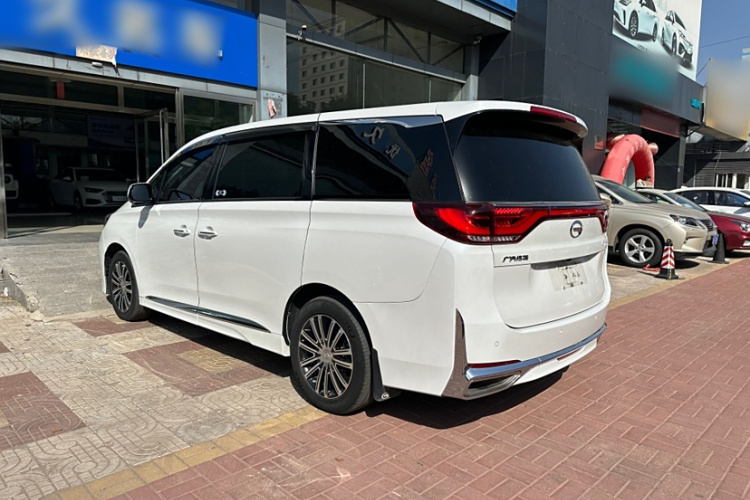 广汽传祺 传祺M8 2023款 领秀系列 390T 尊贵版车身外观6003