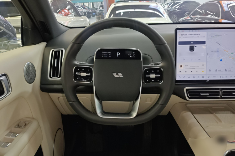 理想汽车 理想L8 2025款 Max 智能焕新版中控内饰13