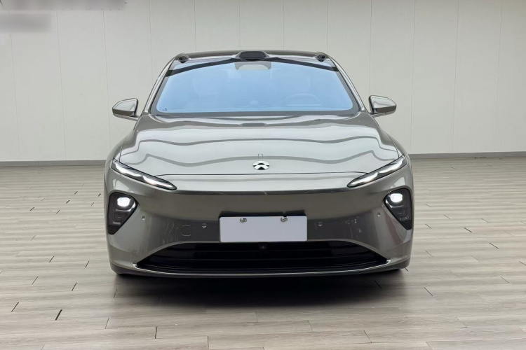 蔚来ET7 2024款 100kWh 行政版车身外观2