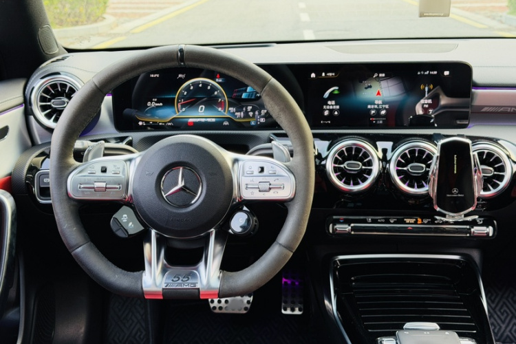 奔驰CLA AMG 2023款 AMG CLA 45 S 4MATIC+中控内饰7007