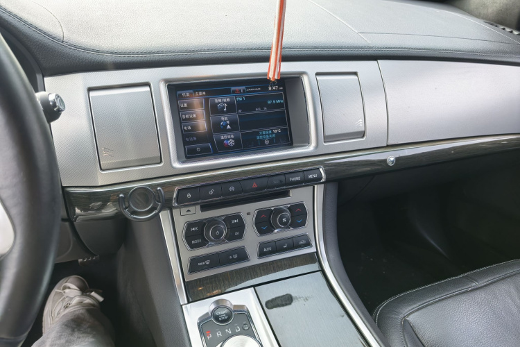 捷豹XF 2015款 XF 3.0 SC R-Sport 豪华版局部细节18