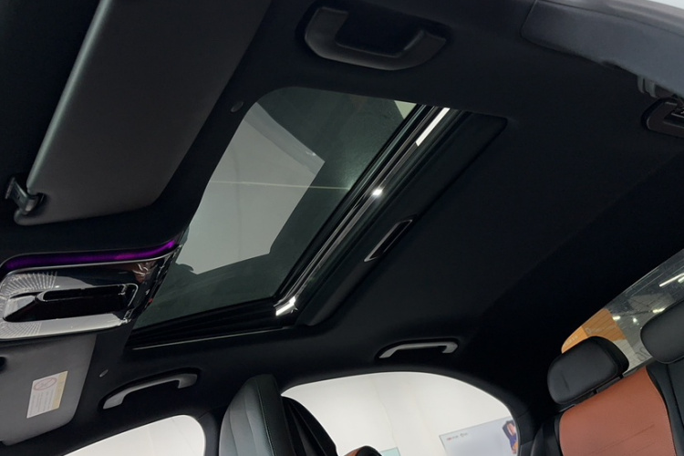 奔驰C级 2023款 C 200 L 运动版局部细节22