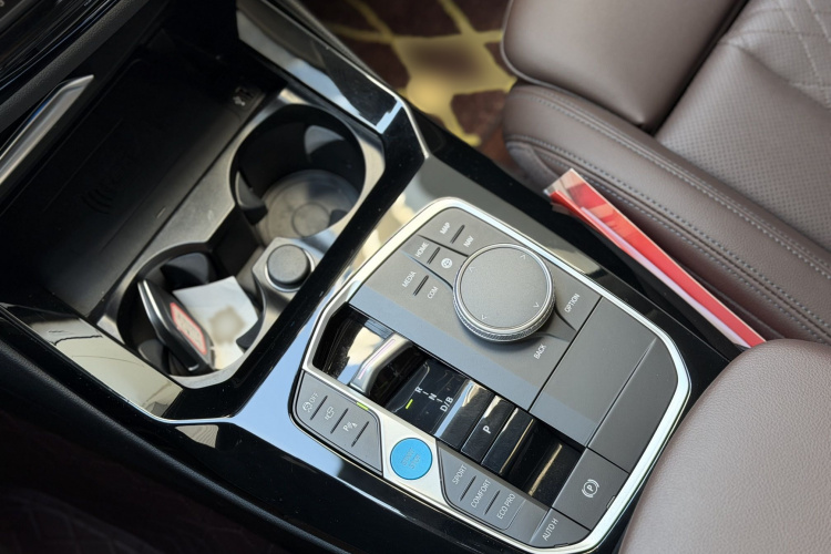 宝马iX3 2022款 改款 创领型中控内饰7001