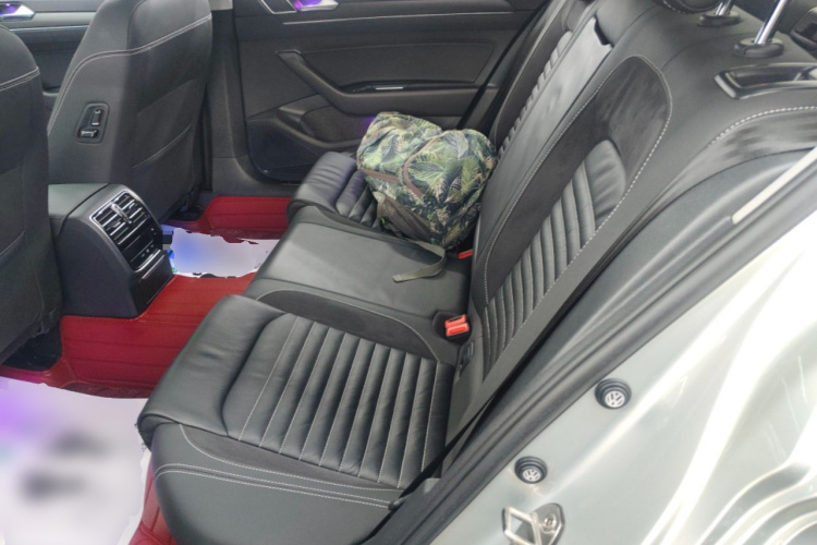 大众 迈腾 2020款 330TSI DSG 领先型中控内饰7004