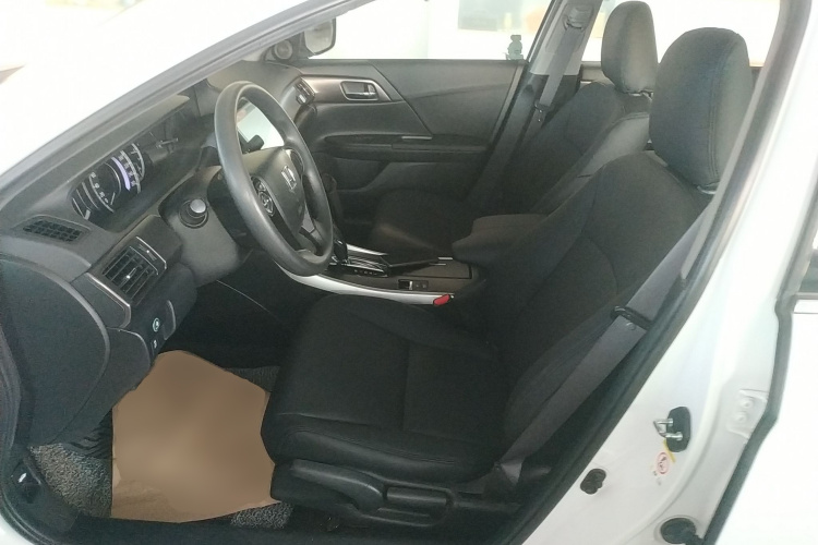 本田 雅阁 2015款 2.0L LX 舒适版局部细节19