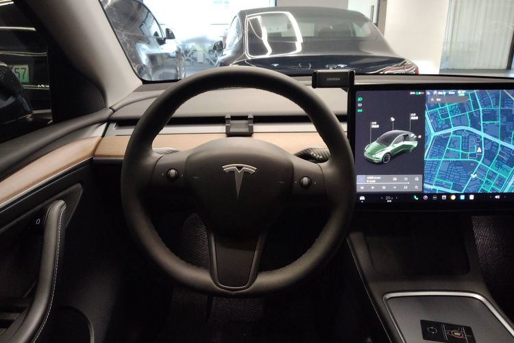 特斯拉 Model Y 2021款 标准续航后驱版局部细节13