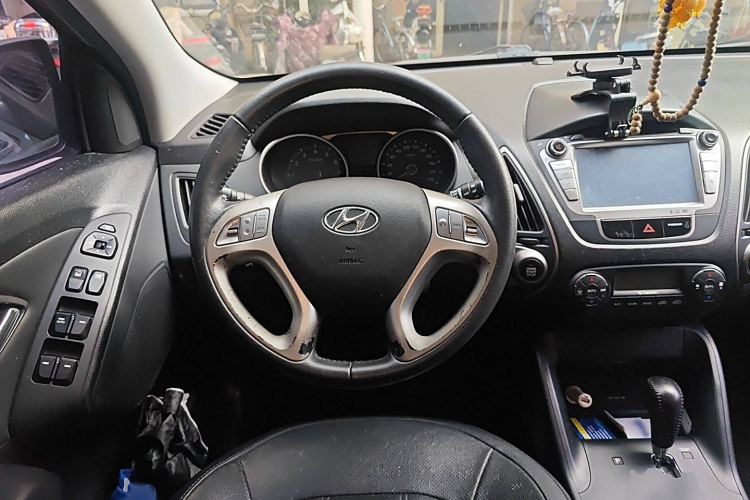 北京现代ix35 2012款 2.0L 自动两驱精英版GLS局部细节13