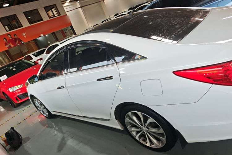 现代 索纳塔 2014款 2.4L 自动豪华版 国IV车身外观4