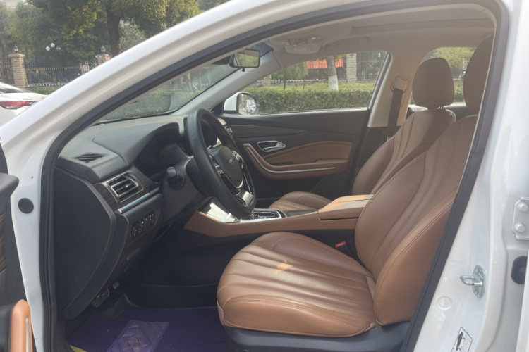 北京汽车 北京U7 2019款 1.5T CVT新智版 国VI中控内饰7003