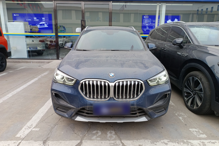 宝马X1 2022款 sDrive25Li 领先型车身外观2