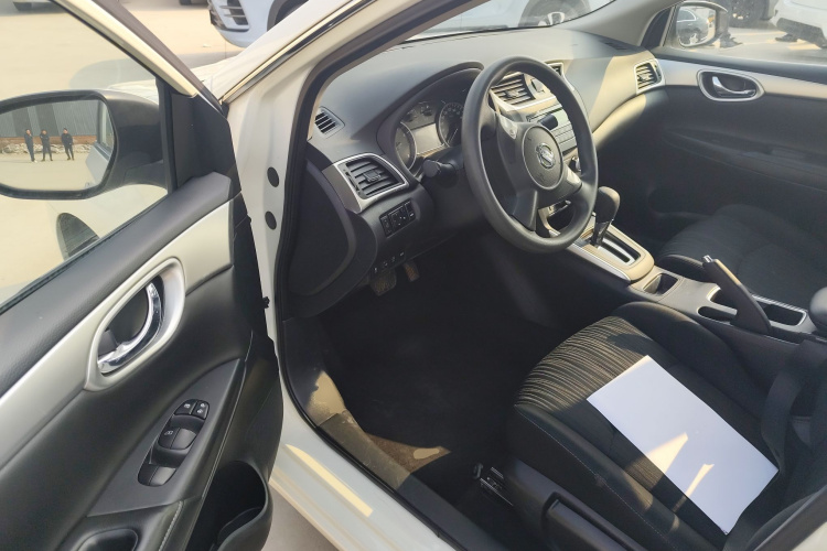 日产 轩逸 2022款 经典 1.6XE CVT舒适版中控内饰20