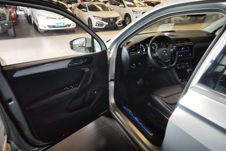 大众 途观L新能源 2019款 430PHEV 混动豪华版中控内饰20