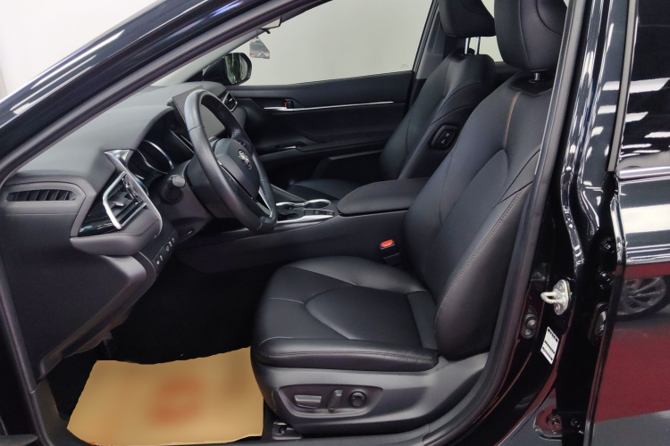 丰田 凯美瑞 2021款 2.0G 豪华版中控内饰19