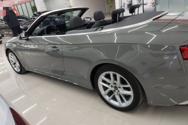 奥迪A5 2022款 Cabriolet 40 TFSI 时尚动感型车身外观4